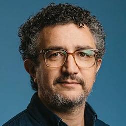 Headshot for Iván Adaime at Impremedia